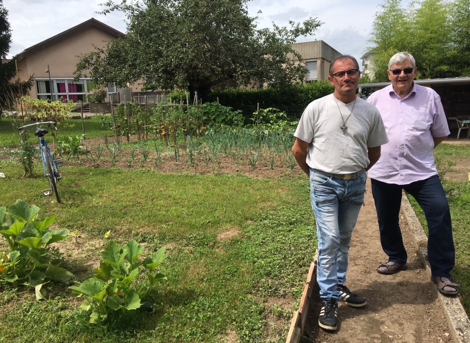 Gérard et Pietro au jardin