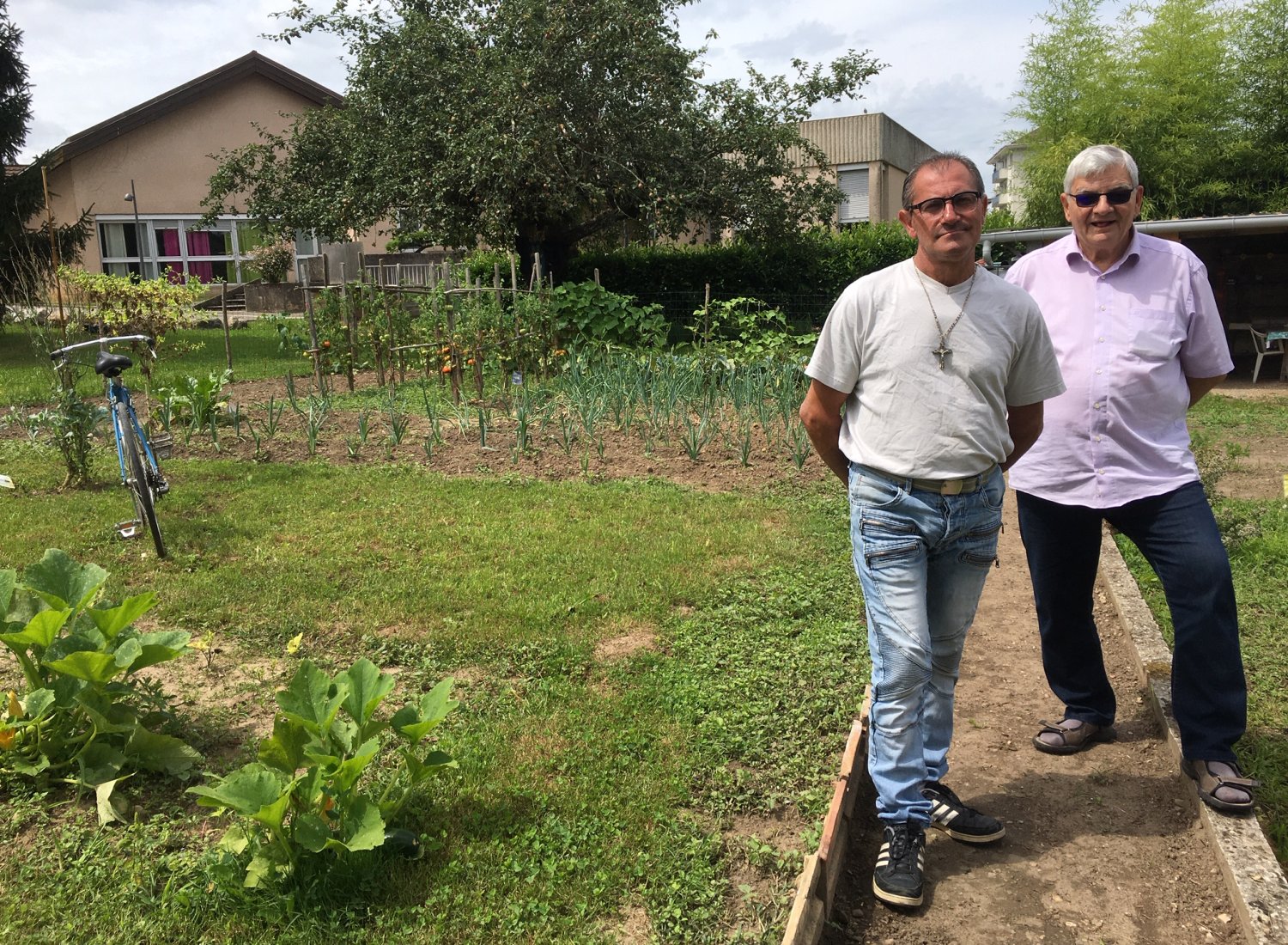 Gérard et Pietro au jardin